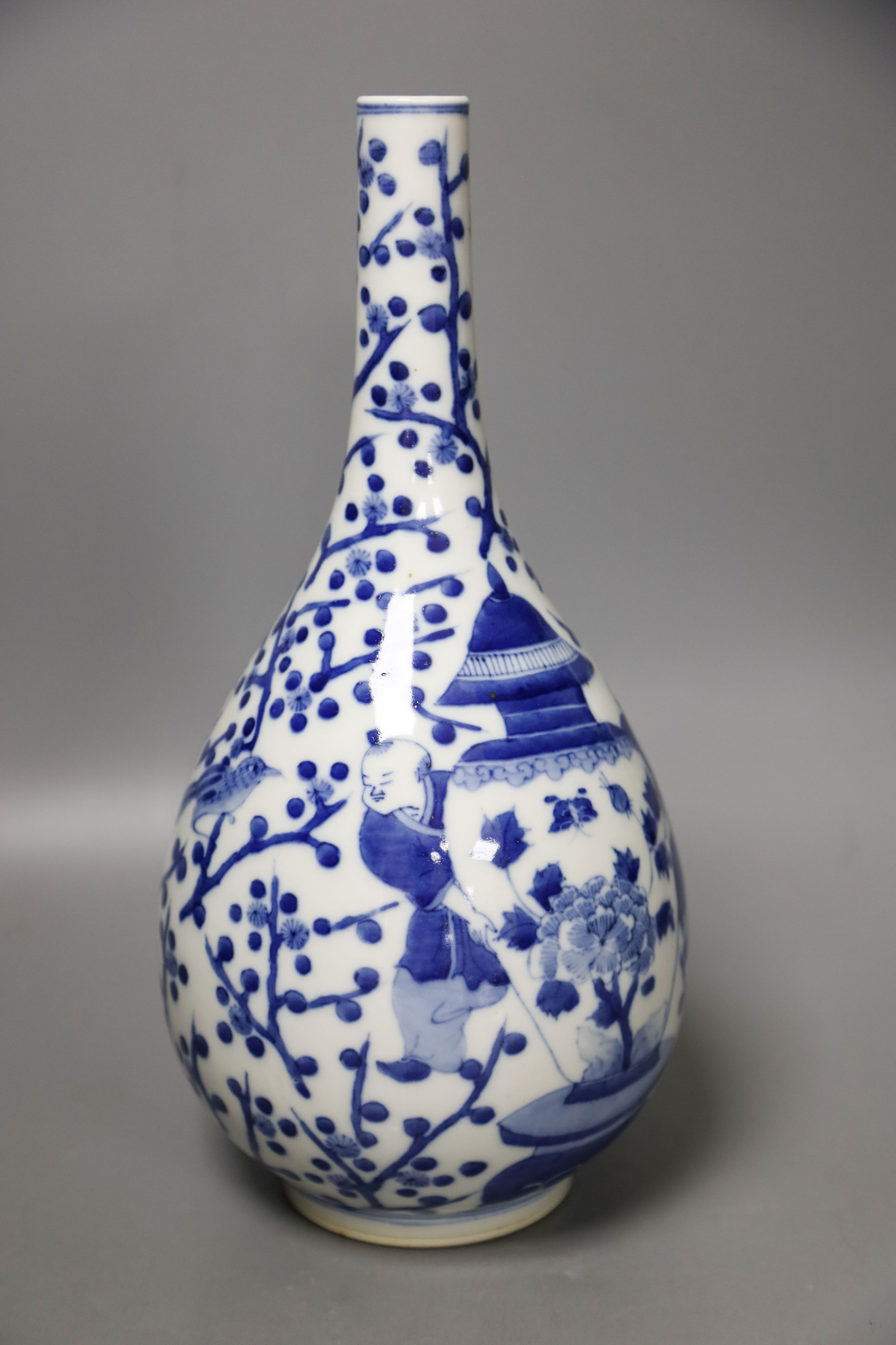 A Chinese blue and white bottle vase, 30cm